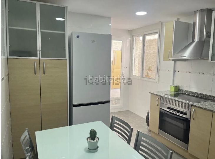 Foto 8b0cbc83-c5d5-41ad-845d-bfce895f3a43. Pis a avinguda ausias march 24 a Benifaió