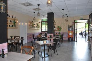 Location Local commercial à Barrio de Benimaclet. Traspaso con licencias definitivas de bar restaurante y  dos ter