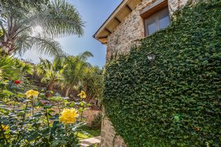 Chalet in Calle liria 54. Chalet en pedralba bajada de 33.000. ahora 365.000