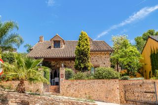 Chalet in Calle liria 54. Chalet en pedralba bajada de 33.000. ahora 365.000