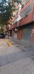 Local Comercial en Malilla. Impotante  bajo  comercial en  venta