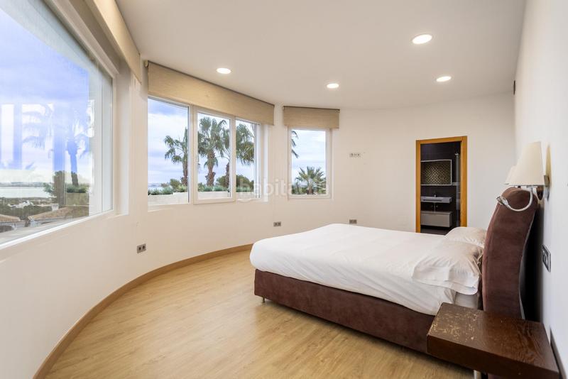 Foto b859bd2c-9336-42a3-8163-83cce25bce84. Chalet majestuosa villa a la venta en Los Balcones-Los Altos Torrevieja