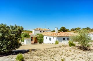Masía  Calle sotuelamos. Tu finca soñada para vivir y trabajar tranquilo