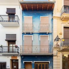 Casa adossada  Hostals. Casa adosada de pueblo a la venta en xátiva