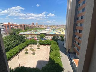 Pis  Calle rafael lapesa melgar. Piso en residencial valturia muy luminoso y con vistas despejada