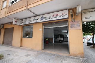 Local Comercial a Calle rio bidasoa 2. Buena oportunidad ! magnifico local esquinero de 167m2 a tres ca
