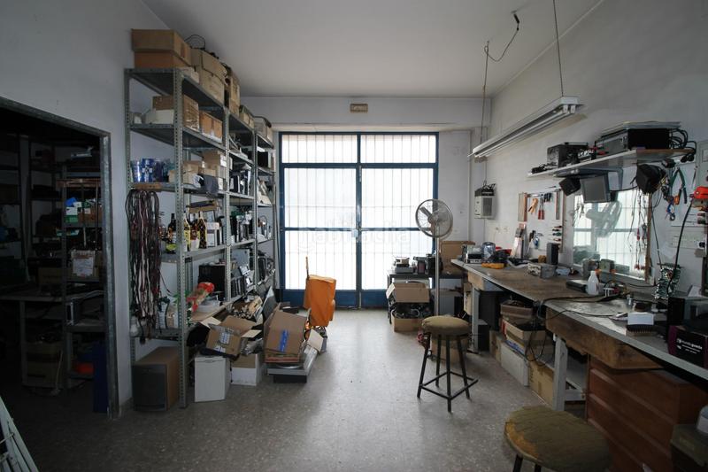 Foto d2e4eb4b-4306-40ac-9925-f5453c07498b. Geschäftsraum in calle rio bidasoa 2 in Torrefiel Valencia