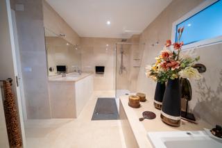 Flat in Carrer de san vicente mártir 82. Una sexta planta con alma propia y con balcón al futuro bulevar