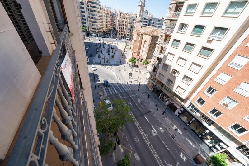 Foto 00f8dc7b-e9f3-4dfb-a4d5-5b0e30f2e8a9. Piso en carrer de san vicente mártir 82 una sexta planta con alma propia y con balcón al futuro bulevar verde en Valencia