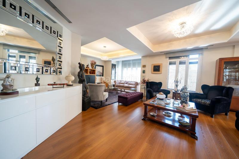 Foto 5cba5a20-bd47-4932-8b71-4dba99f78eaf. Piso en carrer de san vicente mártir 82 una sexta planta con alma propia y con balcón al futuro bulevar verde en Valencia