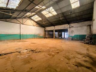 Geschäftsraum in Calle de picanya 10. Bajo comercial de gran tamaño en paiporta