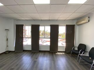 Rent Office space in Calle joan josep sister 8. Oficinas y despachos en alquiler con terraza y vistas emblemátic