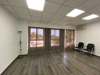 Rent Office space in Calle joan josep sister 8. Oficinas y despachos en alquiler con terraza y vistas emblemátic