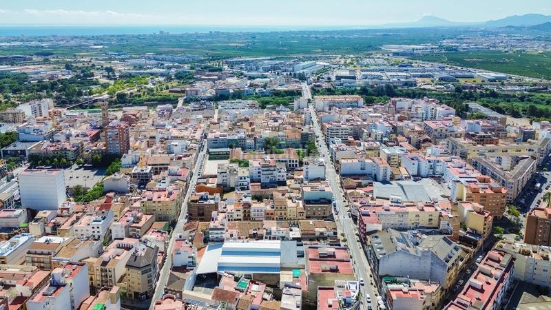 Foto 7dd8569c-11dd-4d2d-99a9-e0bb61db0e19. Casa exclusiva casa en el corazón de gandía lujo, privacidad y ubicación sin igual en Gandia