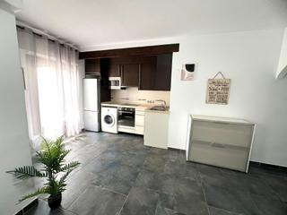 Apartament  Urbanizacion enclave n 5. Bajo amplio con jardín y semisótano versátil  piscina comunitari