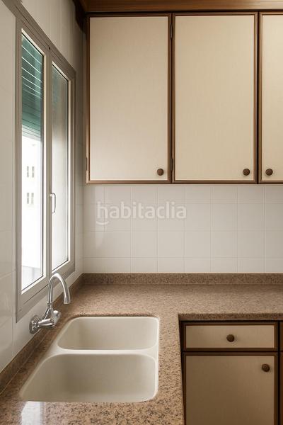 Foto affed1a7-a71d-448b-9b58-78f6fcdf62fc. Piso tu nuevo hogar con luz, espacio y buena seguridad en la consolidada avda. burjassot en Valencia