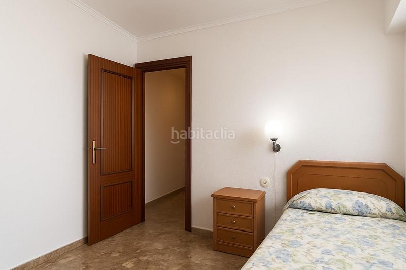 Foto e622e62d-f0f4-467b-b9db-74bf5ee5986b. Piso tu nuevo hogar con luz, espacio y buena seguridad en la consolidada avda. burjassot en Valencia