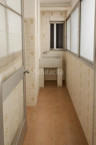 Foto facb1d80-57f8-4f16-aebf-b8c940f36a50. Piso tu nuevo hogar con luz, espacio y buena seguridad en la consolidada avda. burjassot en Valencia