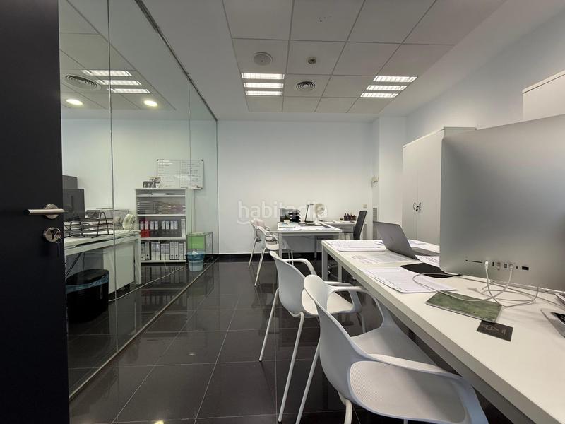 Foto a327990a-f223-46a0-95a1-0c907f2eb56d. Local comercial moderno local esquinero con dos fachadas y 150 m en venta en Moncofa