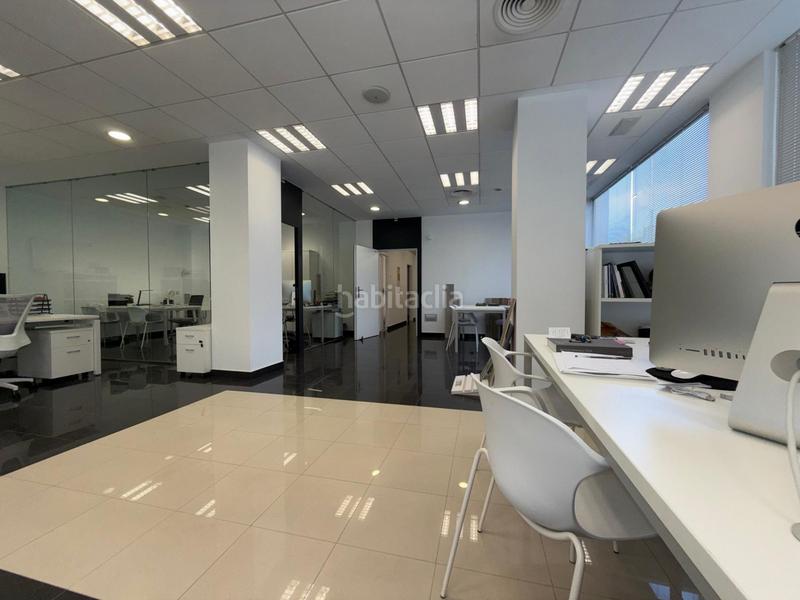 Foto a63de448-ffbe-446b-8107-42004859fd96. Local comercial moderno local esquinero con dos fachadas y 150 m en venta en Moncofa