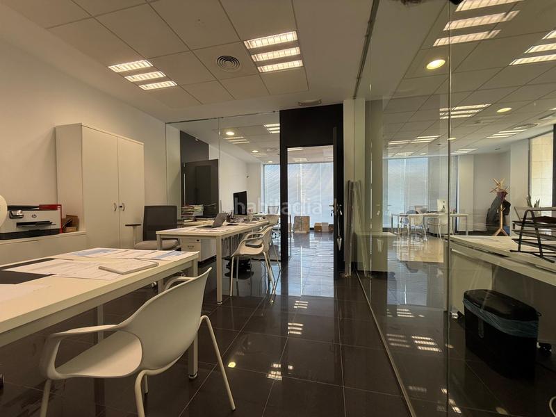 Foto f4933d88-7aab-4acd-831f-284db8723a8d. Local comercial moderno local esquinero con dos fachadas y 150 m en venta en Moncofa