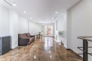 Casa a schiera  Avenida blasco ibañez. Vivir en el corazón de burjassot con todo el encanto de una casa