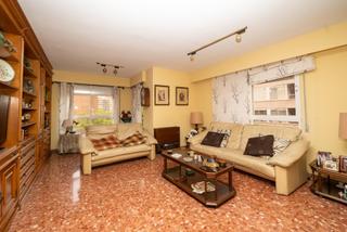 Appartement à La Bega Baixa - Plaza Xúquer. Amplio piso exterior con garaje, trastero y dos balcones en c hi
