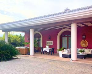 Chalet en Santa Ana. Exclusivo chalet en ontinyent con vistas y lujo