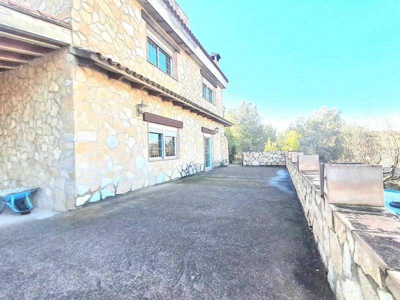 Foto b739c3df-8b78-4f44-8938-0c7de04df41c. Chalet in calle acàcies 2 in Casinos