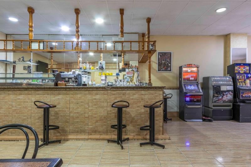 Foto d3e99606-df97-48ee-8be7-44112a13d025. Lloguer local comercial a avenida de la virgen del rosario 15 a Massamagrell