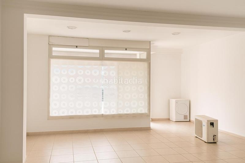 Foto 34cc95cc-16d2-4fe2-87e9-b6ad74dd345e. Locale commerciale in Camí Reial Valencia