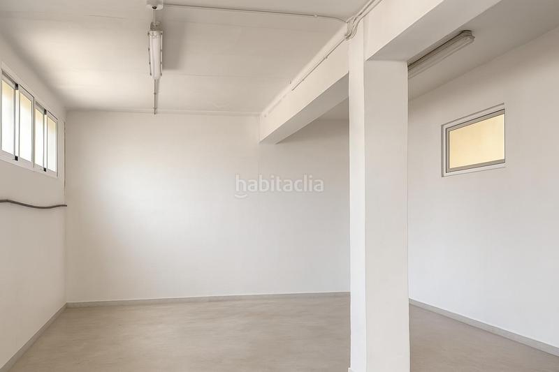 Foto 380a1f1d-111a-46a3-a7e2-8c8ec7ee3e8b. Locale commerciale in Camí Reial Valencia