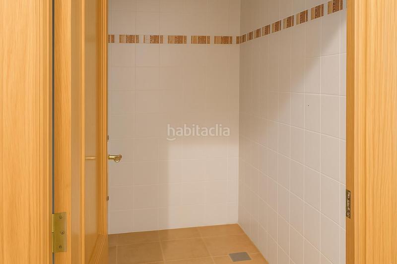 Foto 3a8f3486-8982-4772-a918-f79e96cb1eb6. Locale commerciale in Camí Reial Valencia