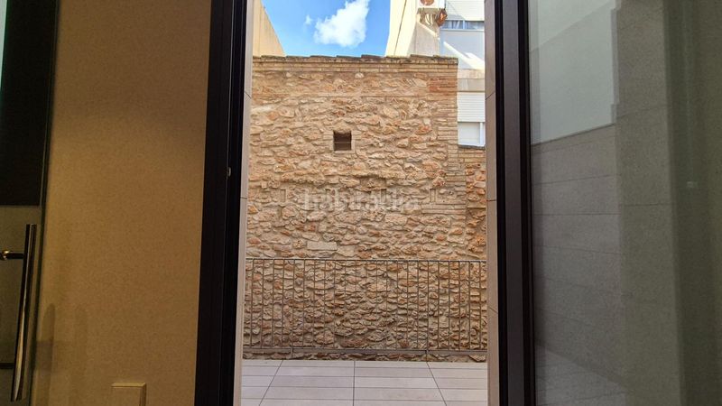 Foto 417081b2-c143-4de9-b31f-74c96b6bb7f5. Casa adossada a Silla
