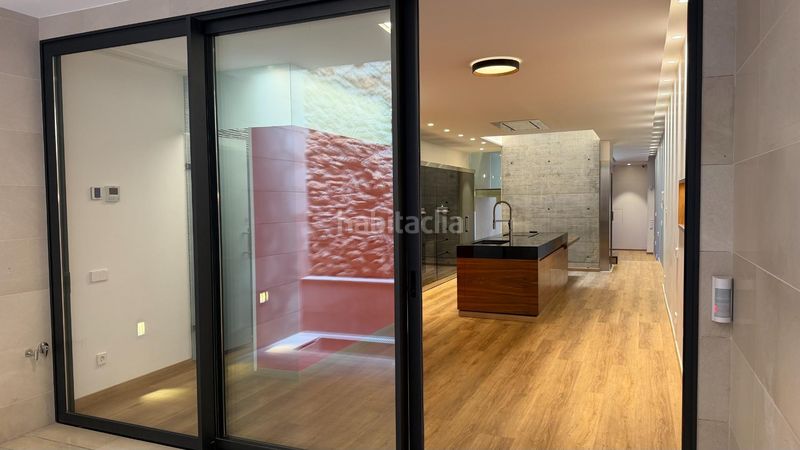 Foto 458f7e47-0d6a-4835-91a1-0fdb0a034929. Casa adossada a Silla