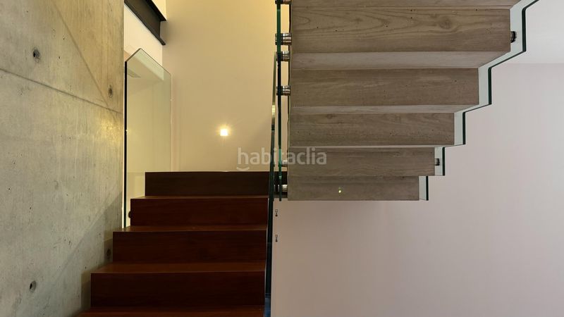 Foto c41f0459-b089-4558-a2cc-1b9b0f45822e. Casa adossada a Silla