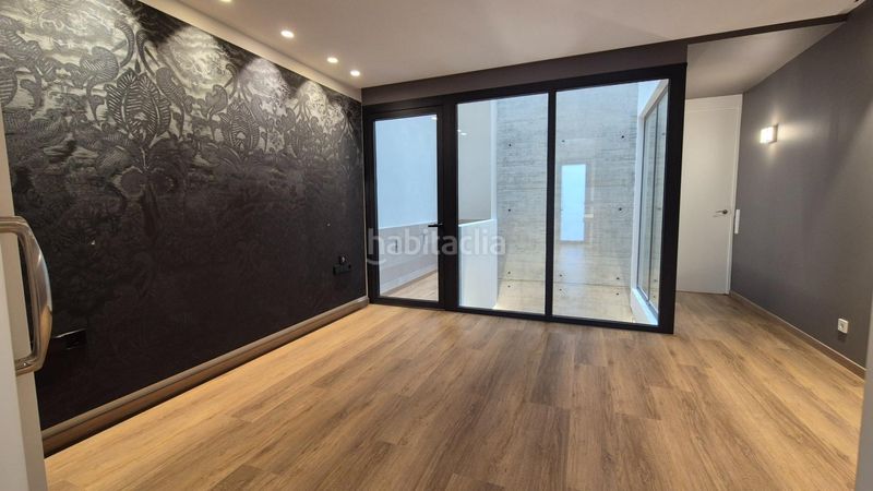Foto f3fe1066-cabd-4379-98f1-09e5b295cb81. Casa adossada a Silla