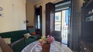 Flat  Calle padre luis navarro. Un piso con historia listo para renacer