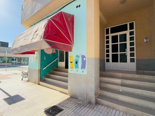 Geschäftsraum  Calle calle valencia. Amplio local comercial con posibilidad de hacer dos viviendas in