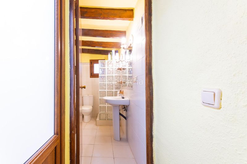 Foto afb0be09-ff4b-4024-b10c-9e1d3bf98f70. Casa adossada a Sant Josep-Zona Hospital Ontinyent