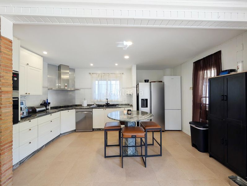 Foto fa2d8ecb-789d-4725-b214-5e1f3038a11b. Chalet en calle c navarres (alf) 5 exclusividad y confort en alfinach en Puçol