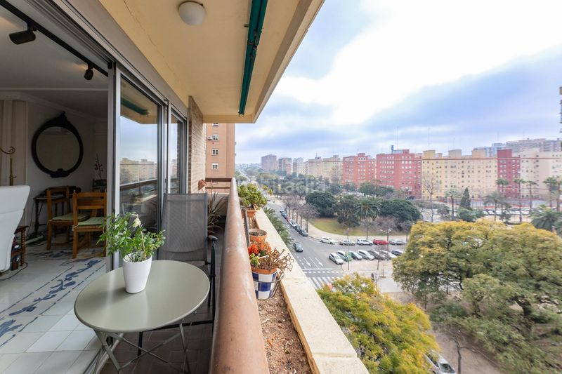 Foto 3350d5f5-5bb2-4c7e-8d6e-0a6a4d94087b. Pis amb aparcament a Ciutat Jardí Valencia