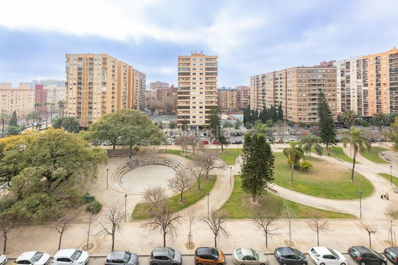 Foto 8ec1cd3a-33d2-4515-8128-0e070cec87db. Pis amb aparcament a Ciutat Jardí Valencia
