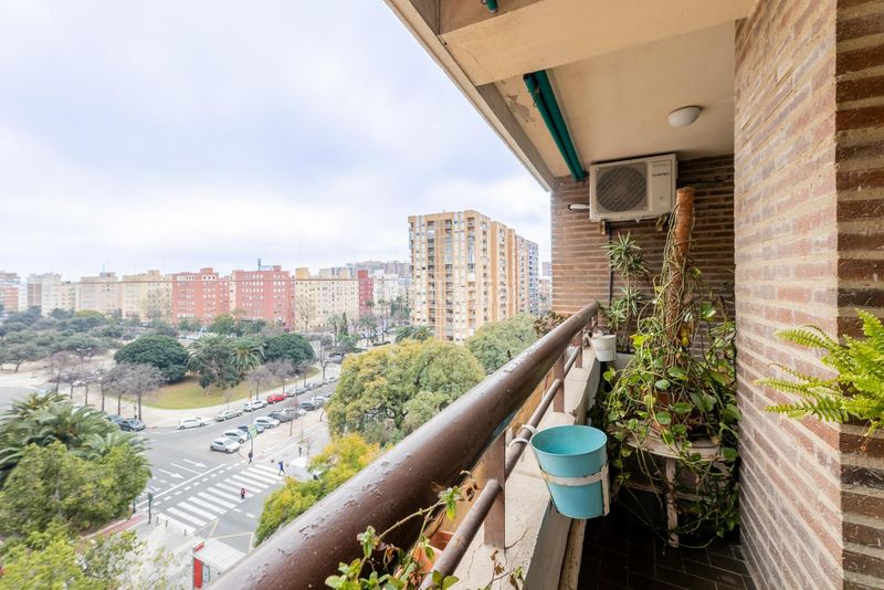 Foto c629d98a-954a-4267-b04d-6b07101dba00. Pis amb aparcament a Ciutat Jardí Valencia