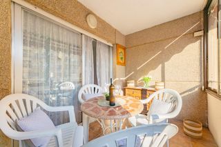 Piso en Camino moncada 61. Amplia vivienda con balcon, dos galerias, plaza de garaje y tras