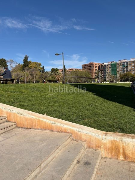 Foto 74b4cda7-325a-4181-873d-d3c10fe47f1a. Aparcament cotxe a Aiora Valencia