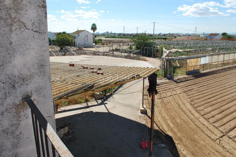 Foto bb6100d6-d050-4ffc-8368-1beb065f5e7e. Casa amb aparcament a Meliana