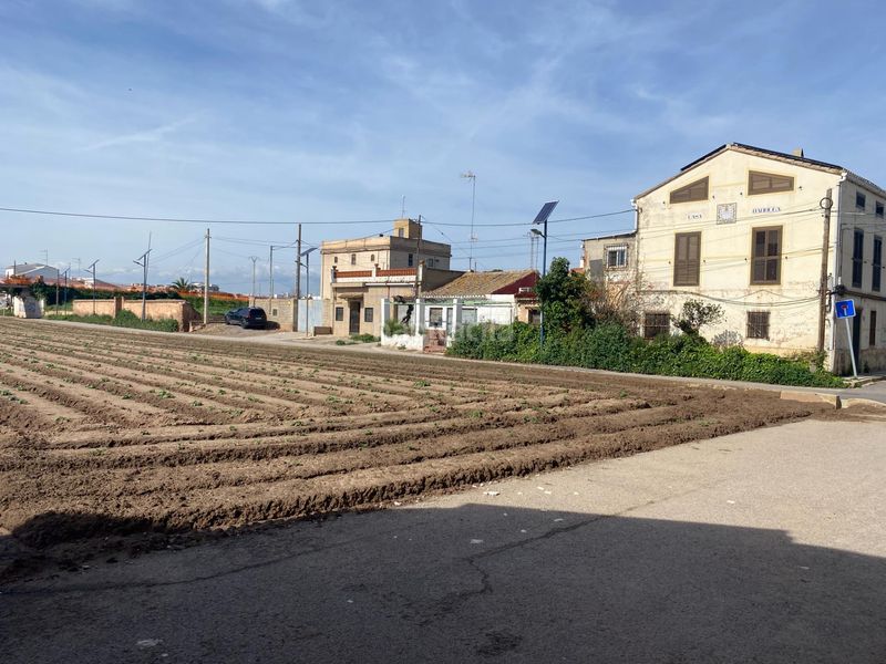 Foto cc026227-9e2f-4928-afbe-231339d618bc. Casa amb aparcament a Meliana