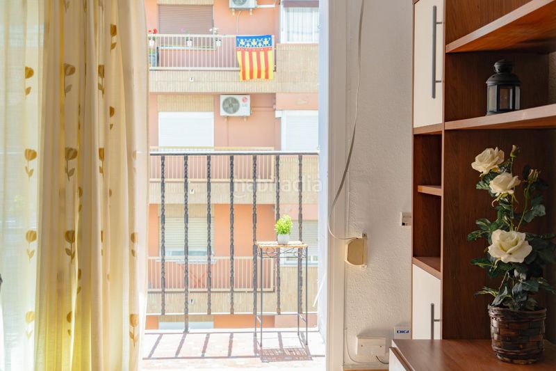 Piso precioso y luminoso piso con terrazabalcon ,ascensor a cota cero, exterior, para entrar a vivir en Valencia - Imagen 8