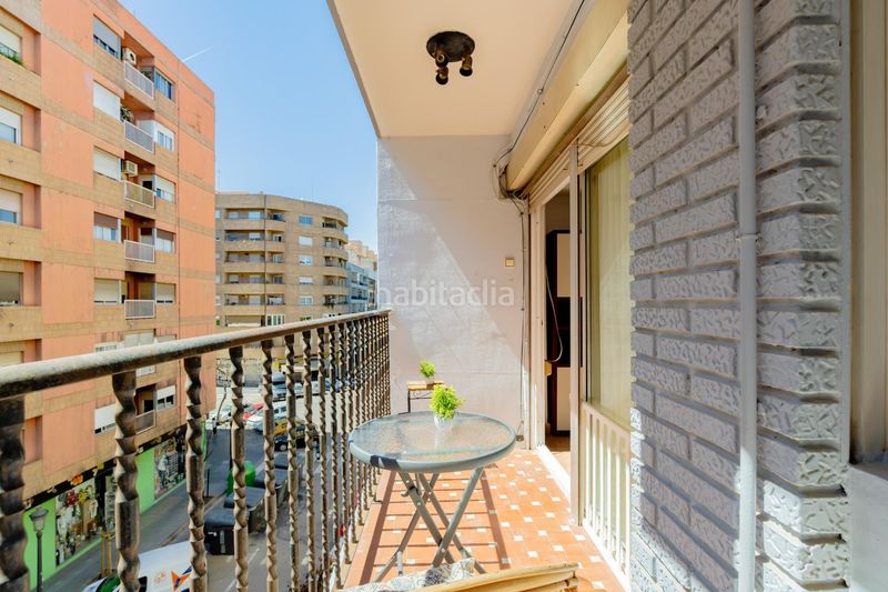 Piso precioso y luminoso piso con terrazabalcon ,ascensor a cota cero, exterior, para entrar a vivir en Valencia - Imagen 10